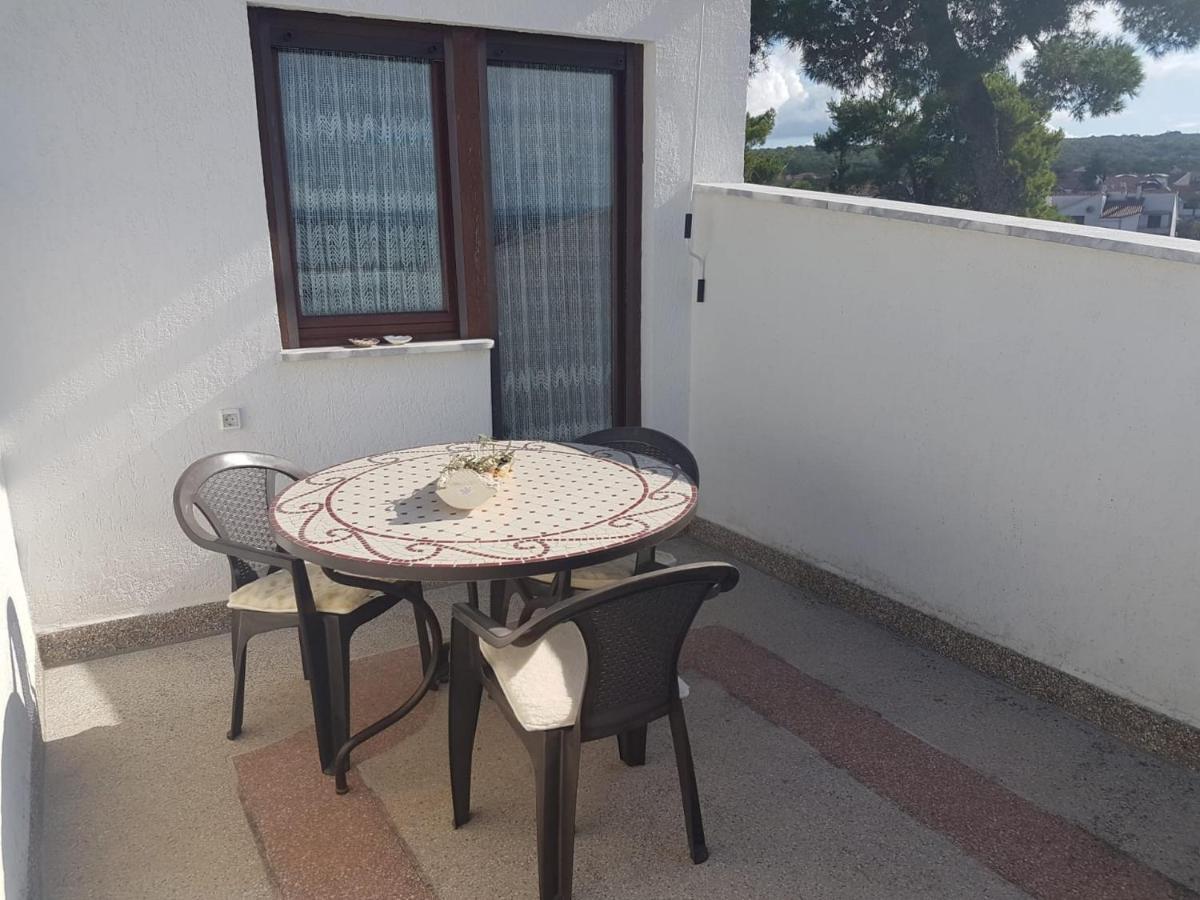 Apartments Marija Nada Малинска Экстерьер фото