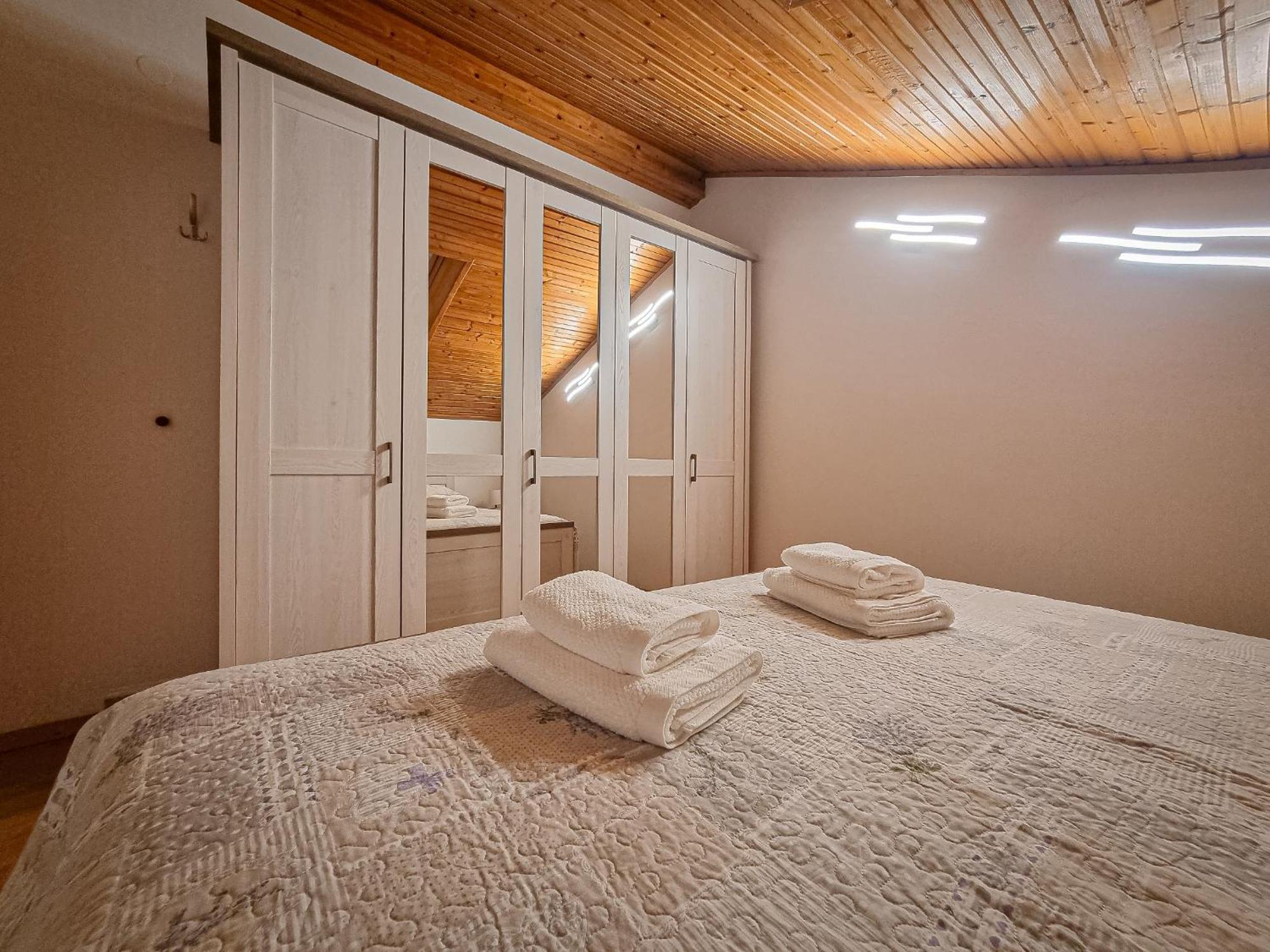 Apartments Marija Nada Малинска Экстерьер фото