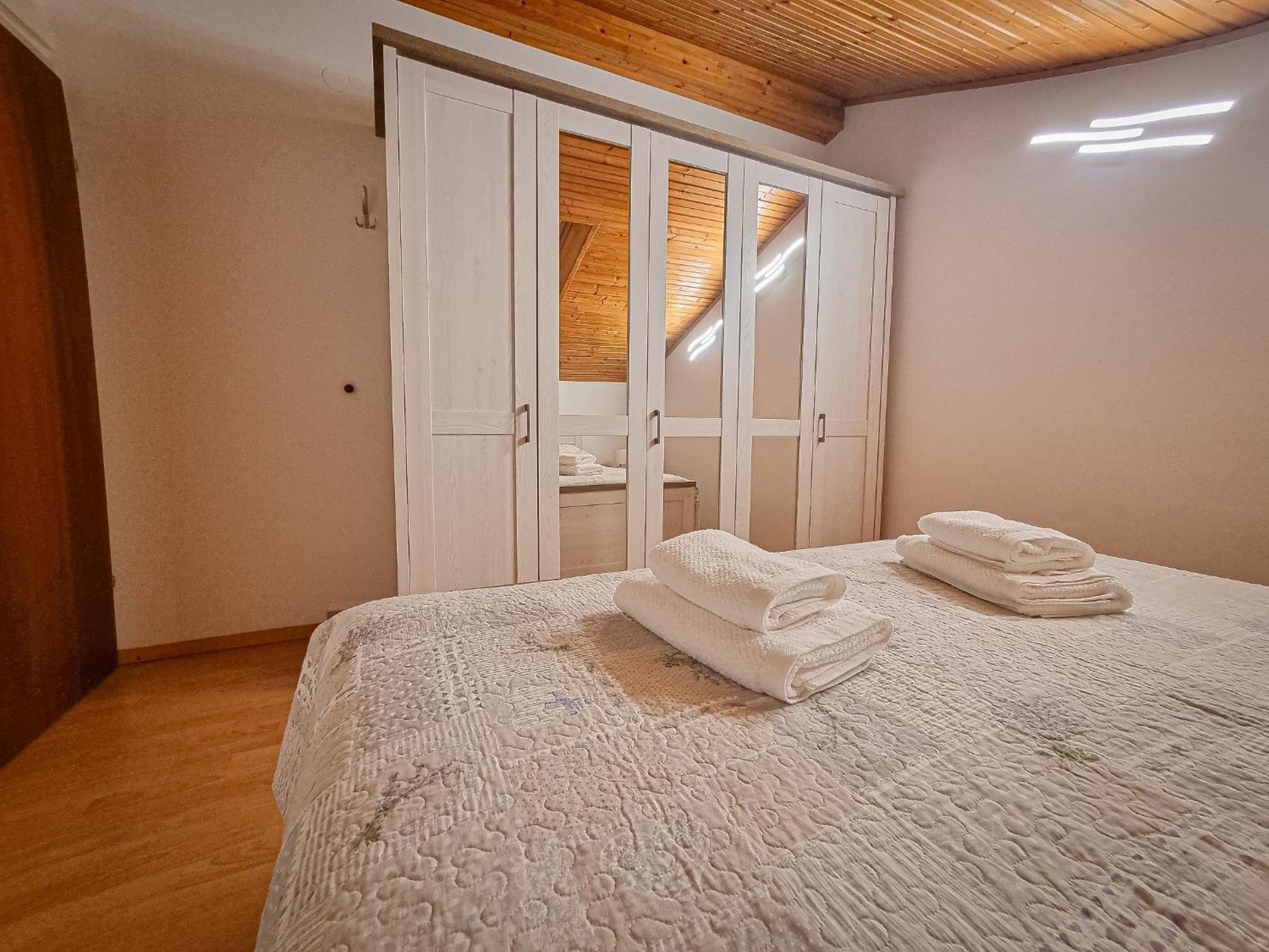 Apartments Marija Nada Малинска Экстерьер фото