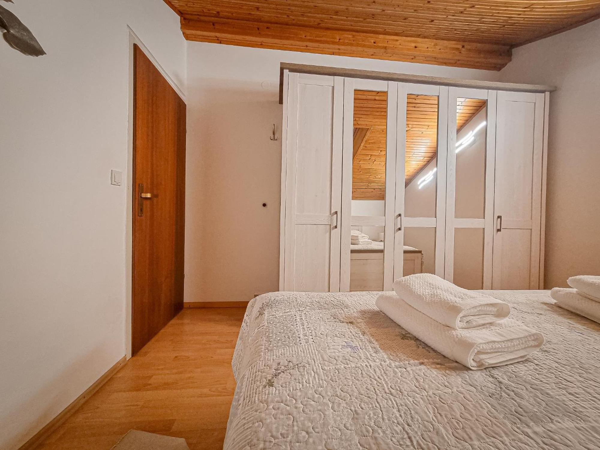 Apartments Marija Nada Малинска Экстерьер фото
