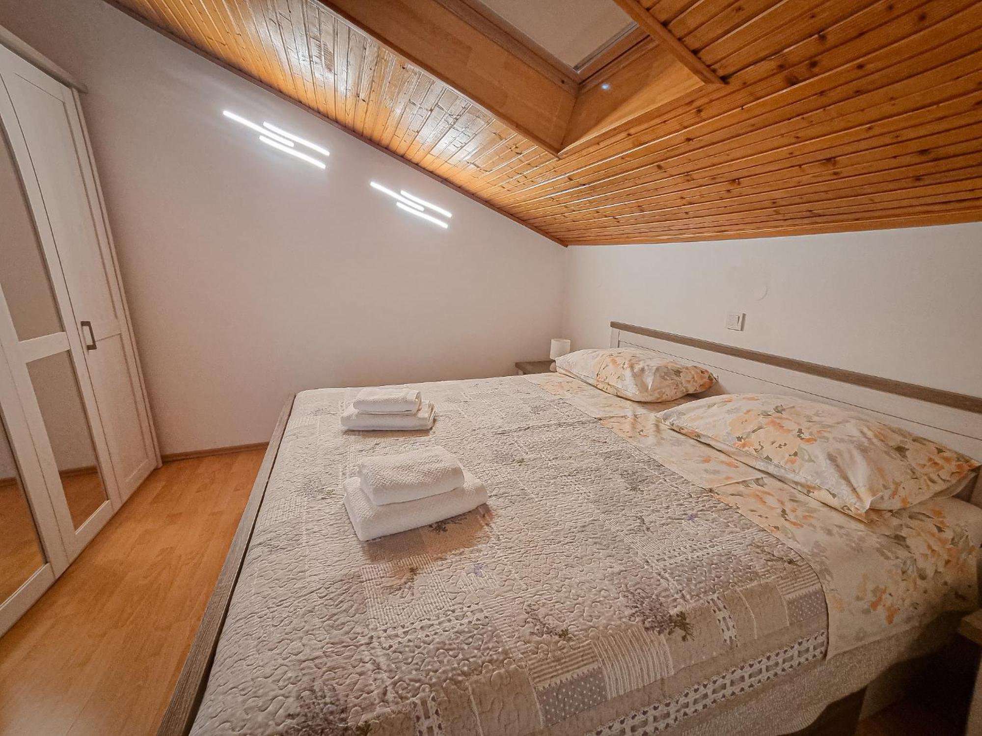 Apartments Marija Nada Малинска Экстерьер фото